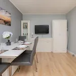 Unique With A Balcony In By Renters Appartement *
