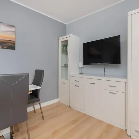 Unique With A Balcony In By Renters شقة